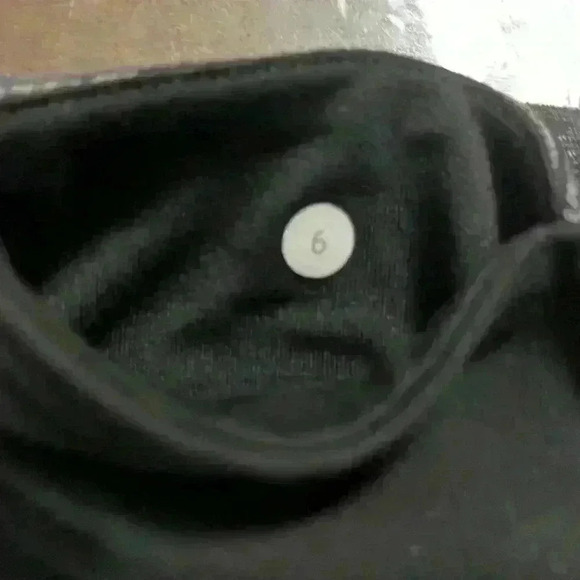 Lululemon leggings - Picture 4 of 9